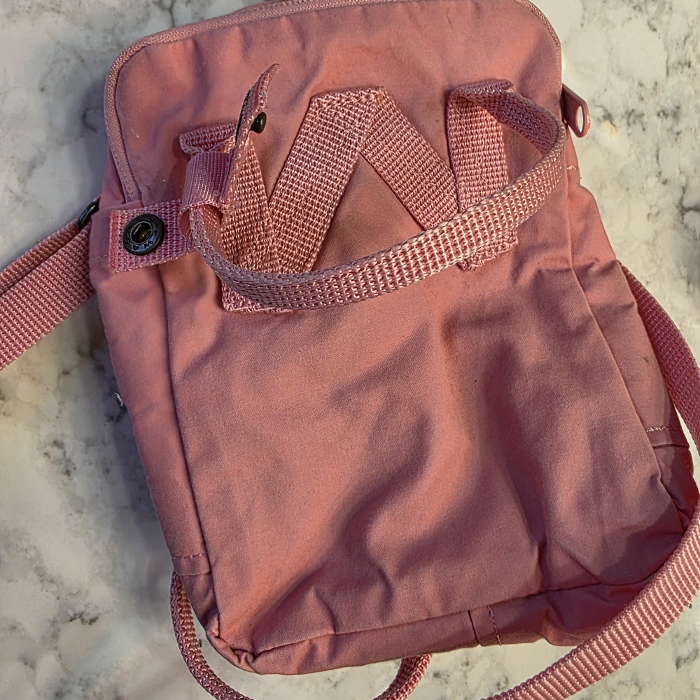Fjallraven Kånken Classic Crossbody - Picture 5 of 5